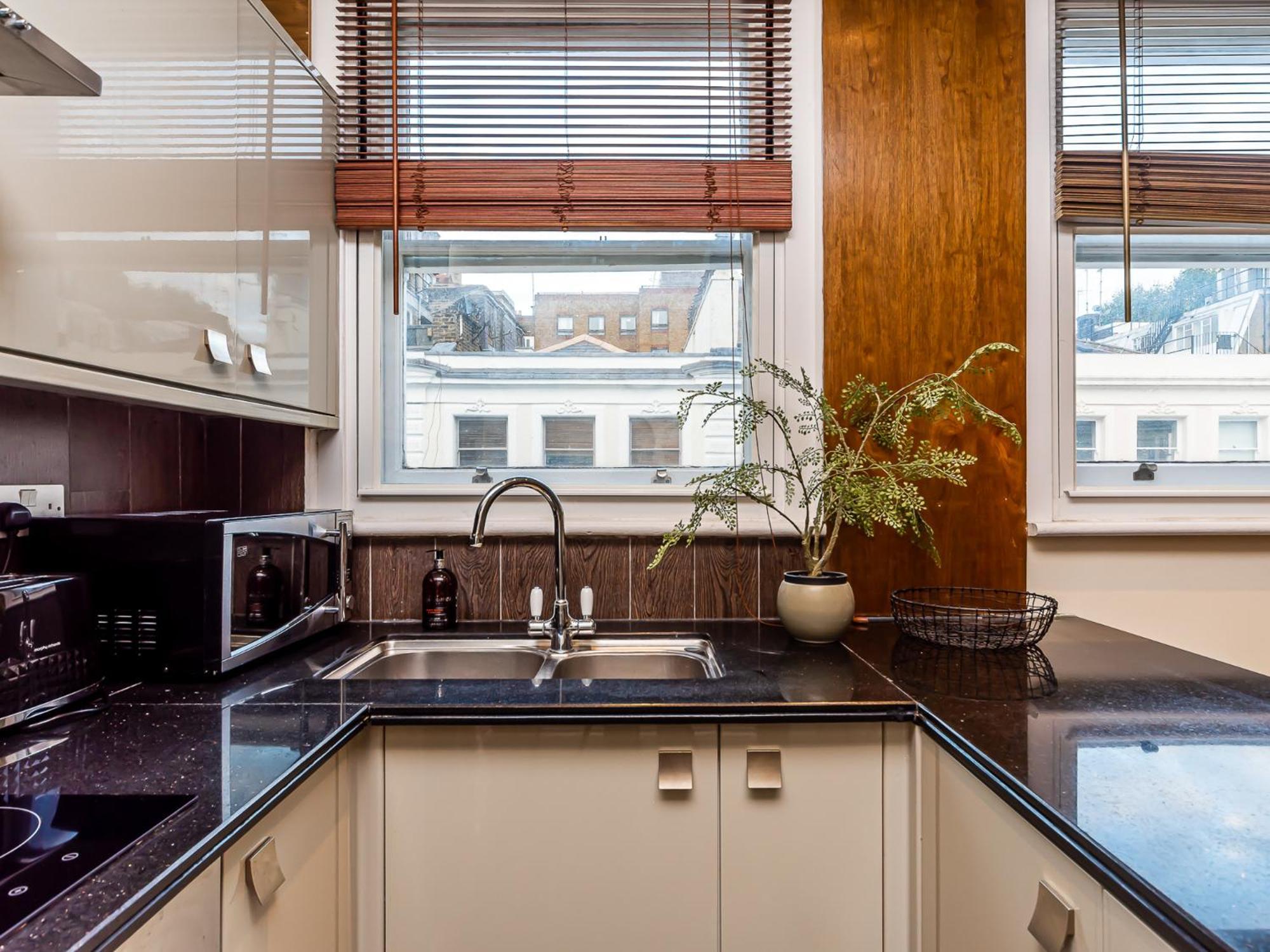Pass The Keys West End Apartment Near Tottenham Court Road Londra Dış mekan fotoğraf